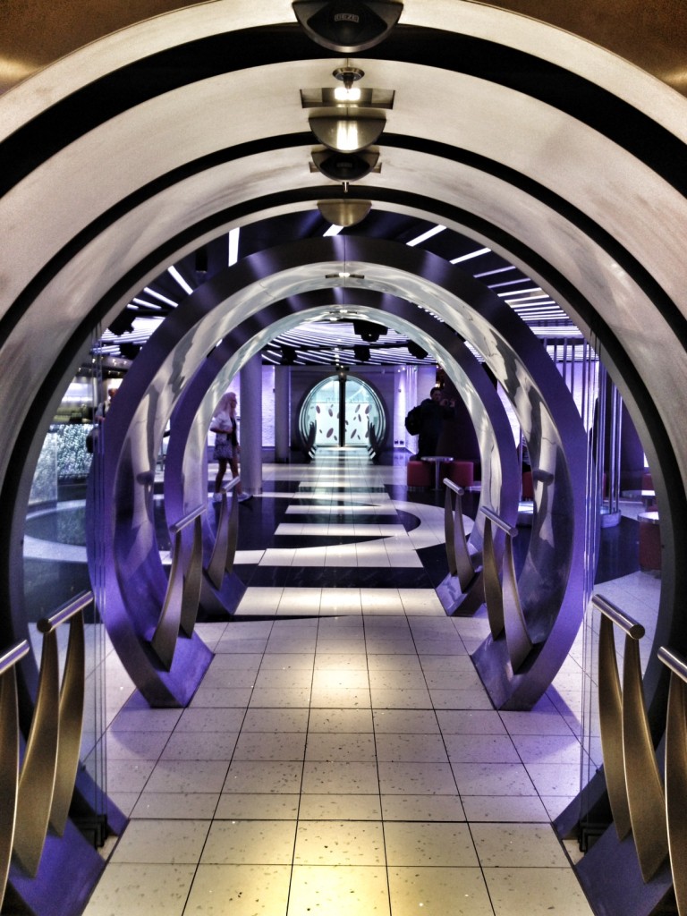 night club on the carnival breeze, liquid nightclub